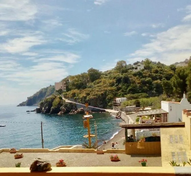 Casa Vacanze Lipari Da Sergio Spiaggia Sotto Casa Italy