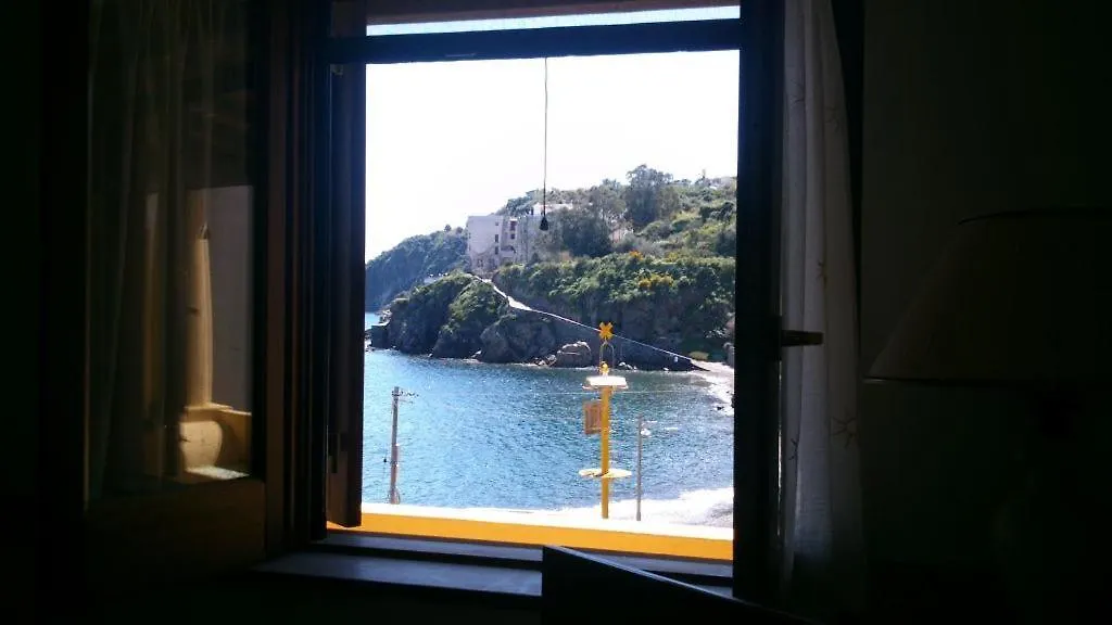 Casa Vacanze Lipari Da Sergio Spiaggia Sotto Casa 0*, Lipari (Isola Lipari)